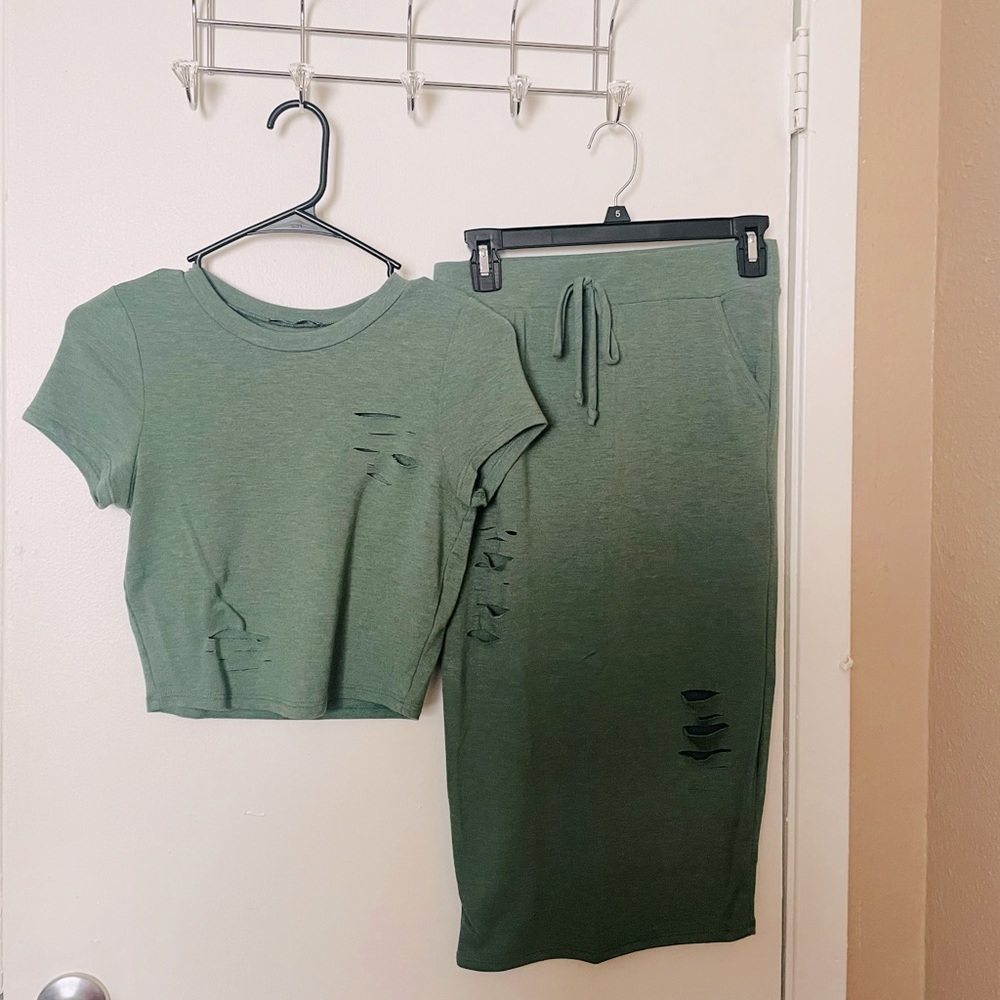 Olive skirt Set.